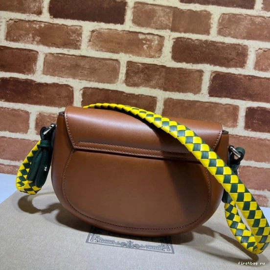 First bag ru with bag Gucci shoulder logo Small 0819